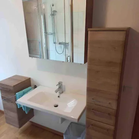 Schoene Gartenwohnung Mit Blick Ins Gruene *