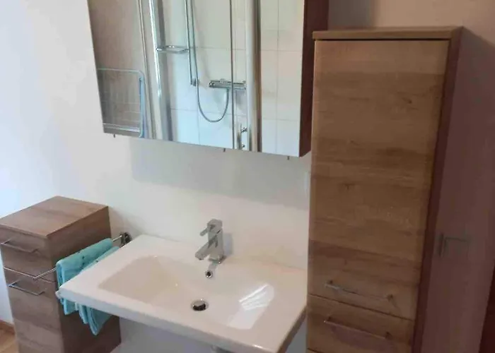 Schöne Gartenwohnung Mit Blick Ins Grüne *